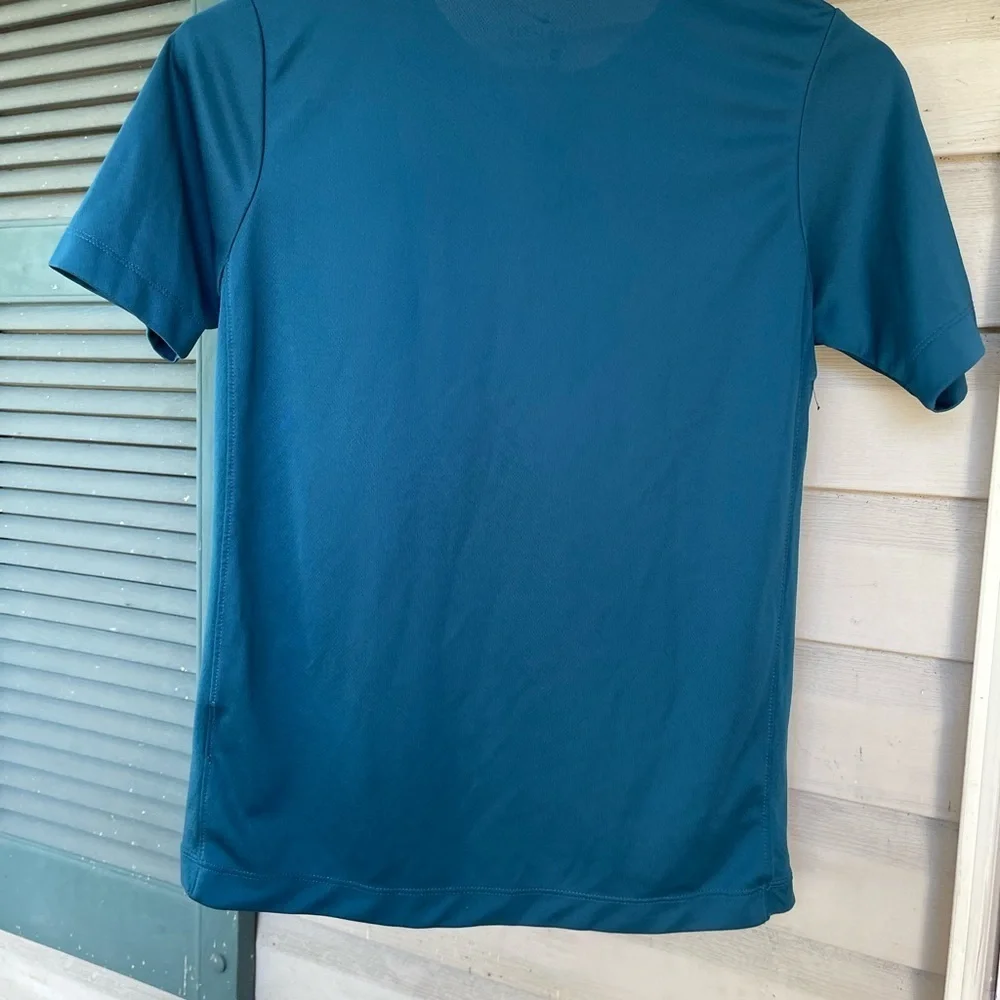 Nike Dri-fit sportswear shirts for women